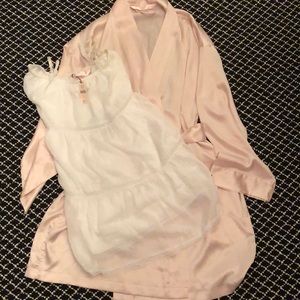 Victoria’s Secret sweet overnight bundle